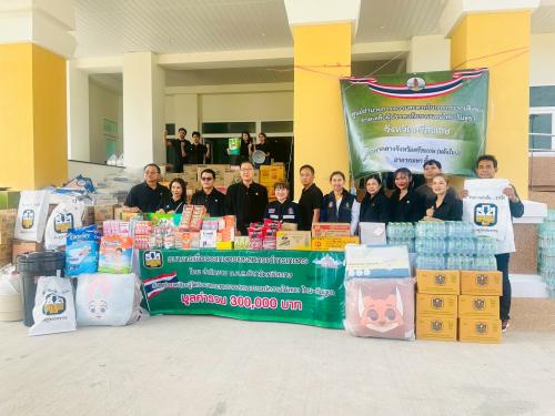 พช.ศรีสะเกษ ระดมเจ้าหน้าที่กระจายสิ่งของ ส่งต่อความช่วยเหลือผู้ประสบภัยเหตุปะทะชายแดน 